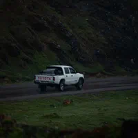 کارگر کارواش لنس کار و خشک کن