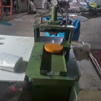 یک دستگاه پانچ نایلگس