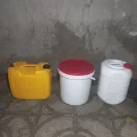 سطل دردار و دبه ۲۰لیتری دست‌دوم(سفید)|ظروف نگهدارنده، پلاستیکی، یک‌بارمصرف|شهریار, شهرک نماز (دینار آباد)|دیوار