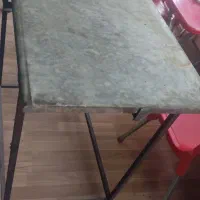 میز کار اهنی با سنگ صفحه