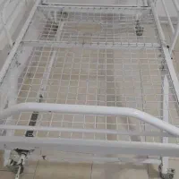 تخت آهنی یک شکن