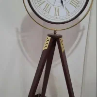 ساعت ایستاده تمیز و سالم