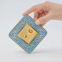 کارگرساده آقا برای کلید و پریز