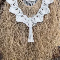 کار در منزل بافنده مکرومه و قلاب بافی
