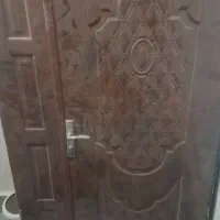 در ورودی اپارتمان سالم