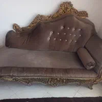 مبل سلطنتی ۳ نفره با میز
