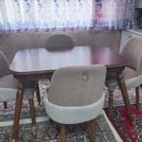 میز‌غذاخوری‌۴‌نفره