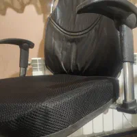 صندلی اداری در حد نو