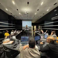 لایو ترید با حرفهایها / سود دلاری در ۲ ساعت|خدمات آموزشی|رشت, معلم|دیوار