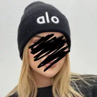 تولید وپخش کلاه بافت گلدوزی فقط بیست و هفت تومان|لباس|شیراز, لب آب|دیوار