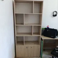 میز تحریر همراه با کتابخونه