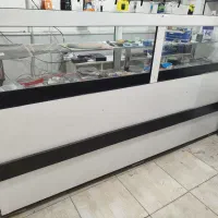 ویترین مغازه و فروشگاهی