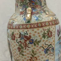 گلدان بلند عتیقه با طرح و نقش قدیمی|کلکسیون اشیاء عتیقه|قم, باجک یک|دیوار