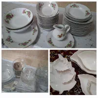 تعدادی ظرف‌غذاخوری