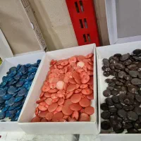 تعداد زیادی دکمه ،به دلیل تغییر شغل به فروش میرود