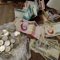 مقداری سکه واسکناس|کلکسیون سکه، تمبر، اسکناس|نیشابور, محله میدان باغات|دیوار