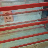 ویترین شیشه ای