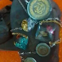 دستبند و گردنبند شب نما