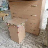 میز آرایشی با اینه بزرگ