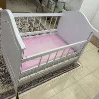 تخت کودک مناسب از نوزادی تا ۶سالگی همراه با تشک|تخت و سرویس خواب|آستارا, |دیوار