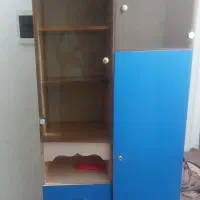 کتابخانه و کمد