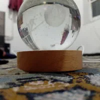 یک عدد جا مدادی تزئینی و یک عدد چراغ خواب