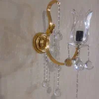 دیواره لاله طلایی با آویز کریستال در حد نو|لوستر و چراغ آویز|مشهد, کلاهدوز|دیوار