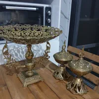 یک عدد میوه خوری و دو عدد قندان(برنز)
