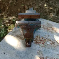 گیره|ابزارآلات|گلوگاه بابل (گلیا), |دیوار