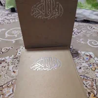 تعدادی کتاب قران و مفاتیح