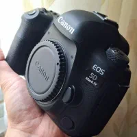 دوربین 5d iv و میکروفون و مانیتور و ....