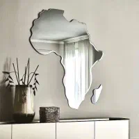آینه دفرمه دیواری