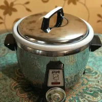 پلوپز و. میز تلویزیون