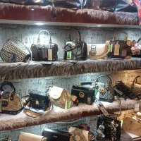 به یک فروشنده آقا جهت فروشندگی بوتیک کیف نیازمندیم