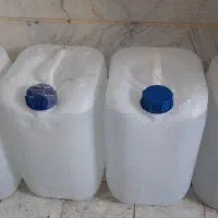 تعدادی بطری آب سالم و تمیز|ظروف نگهدارنده، پلاستیکی، یک‌بارمصرف|سرعین, |دیوار