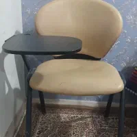 صندلی دانشجویی