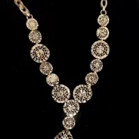 طلا  نو  ۳۰۰ بالای تابلو