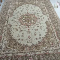 دو عدد فرش ۹ متری رنگ روشن هر عدد پنج تومن