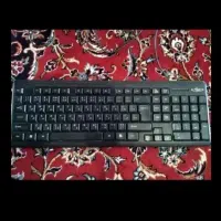 کیبورد *قیمت 400 هزار تومان.