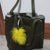 همراه کیف زنانه