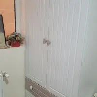 سِت تخت دو طبقه سفید، کمد لباس، میز تحریر و صندلی|تخت و سرویس خواب|دماوند, گیلاوند|دیوار