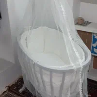 تخت چوبی نوزادی|تخت و صندلی بچه|لنگرود, |دیوار