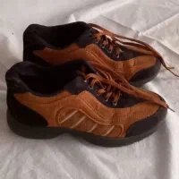 چکمه نیم بوت  سورمه ای وکفش کتونی خارجی ورنی|کیف، کفش، کمربند|اصفهان, خانه اصفهان|دیوار