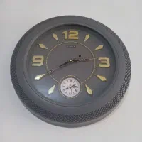 ساعت نو فروش به علت دکوراسیون . معاوضه هم میکنم