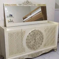 آینه و کنسول بزرگ