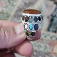 انگشتر جواهر نشان با ۲۱ سنگ مختلف ، سنگ اصلی یمن