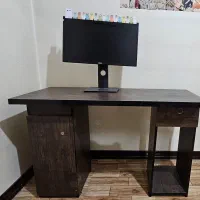 میز اداری و کامپیوتر نو