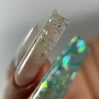 اموزش تخصصی انلاین کاشت ناخن