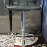 یک عدد صندلی اپن جک دار