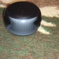 هنذفری بلوتوثی سفید سالمه ولی آبی ۱عدد کار می کنه